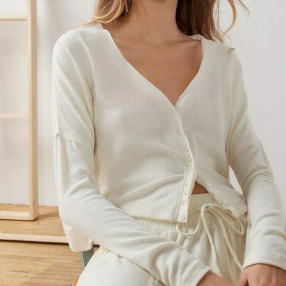 New Urban Outfitters S BouncePlush Chloe Button Up Cardigan Top Out From Under - Picture 2 of 4